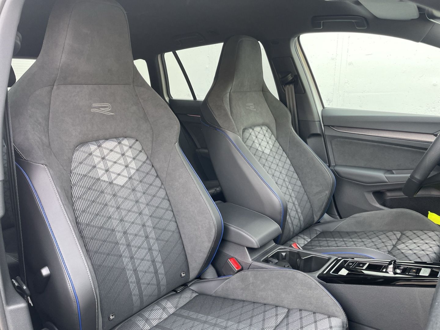 Golf Variant VIII 2.0 TDI DSG R-Line AHK/HUD/H&K