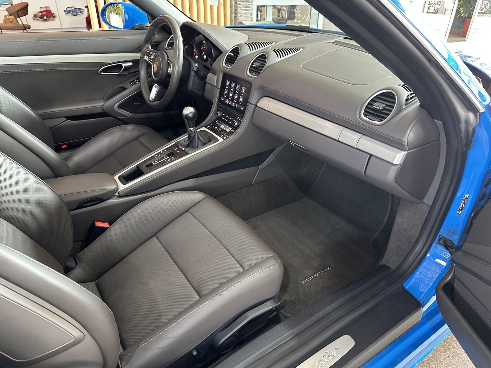 Porsche Boxster 718 Leder BOSE R.Cam Navi Sitzbelüftung foto 15