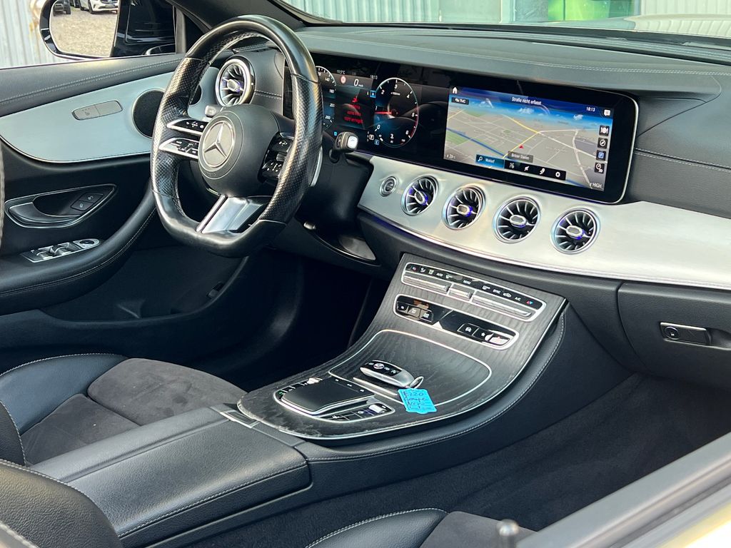 Mercedes-Benz E 220 d 4MATIC *AMG Paket*Panorama*Widescreen