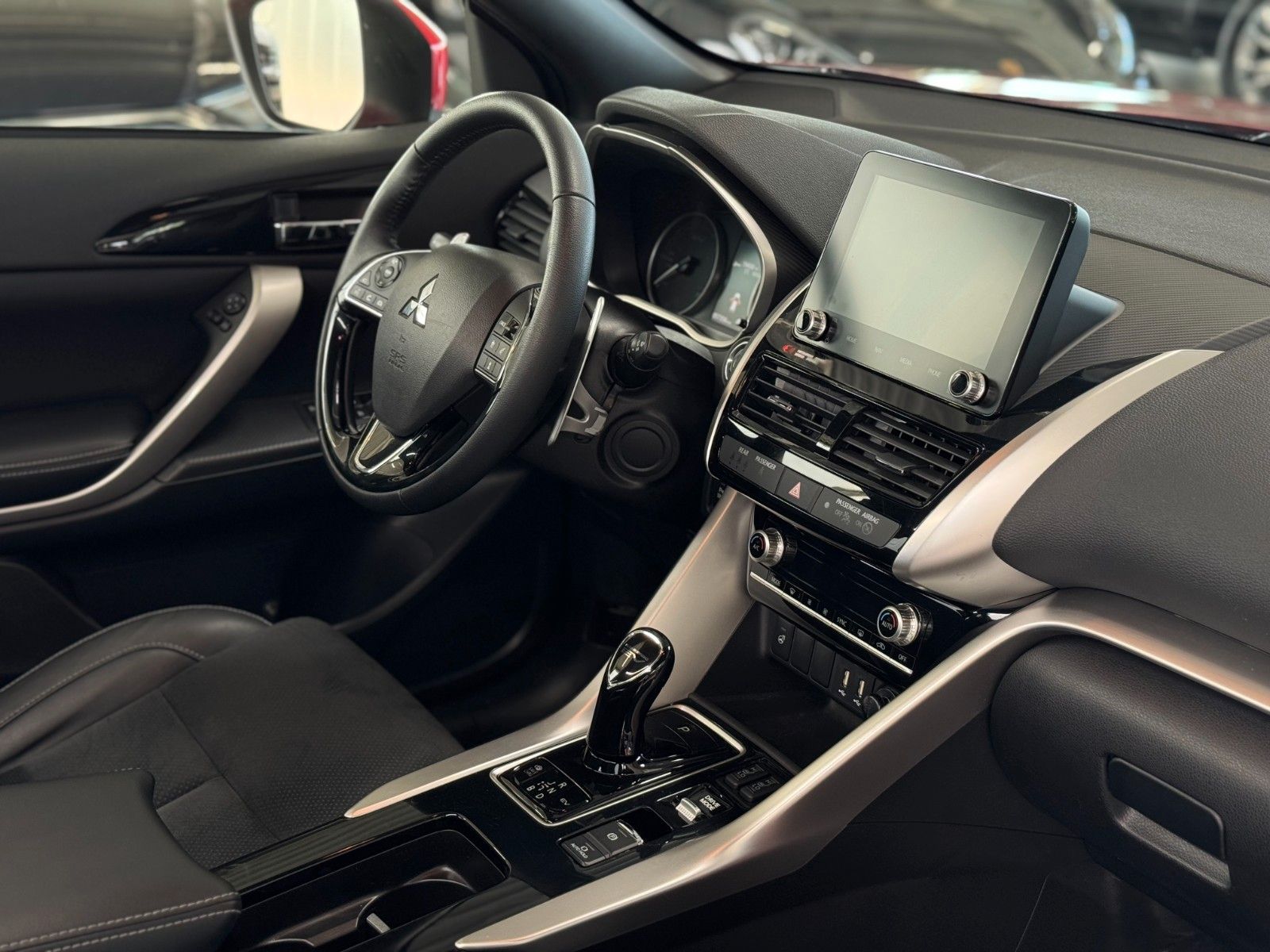 Fahrzeugabbildung Mitsubishi Eclipse Cross 2.4 PHEV Select Black 4WD "AHK"