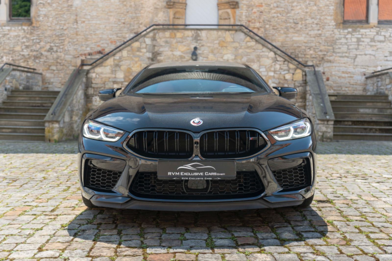 Fahrzeugabbildung BMW M8 Competition GC Head Up Laserlicht B&W ACC 360