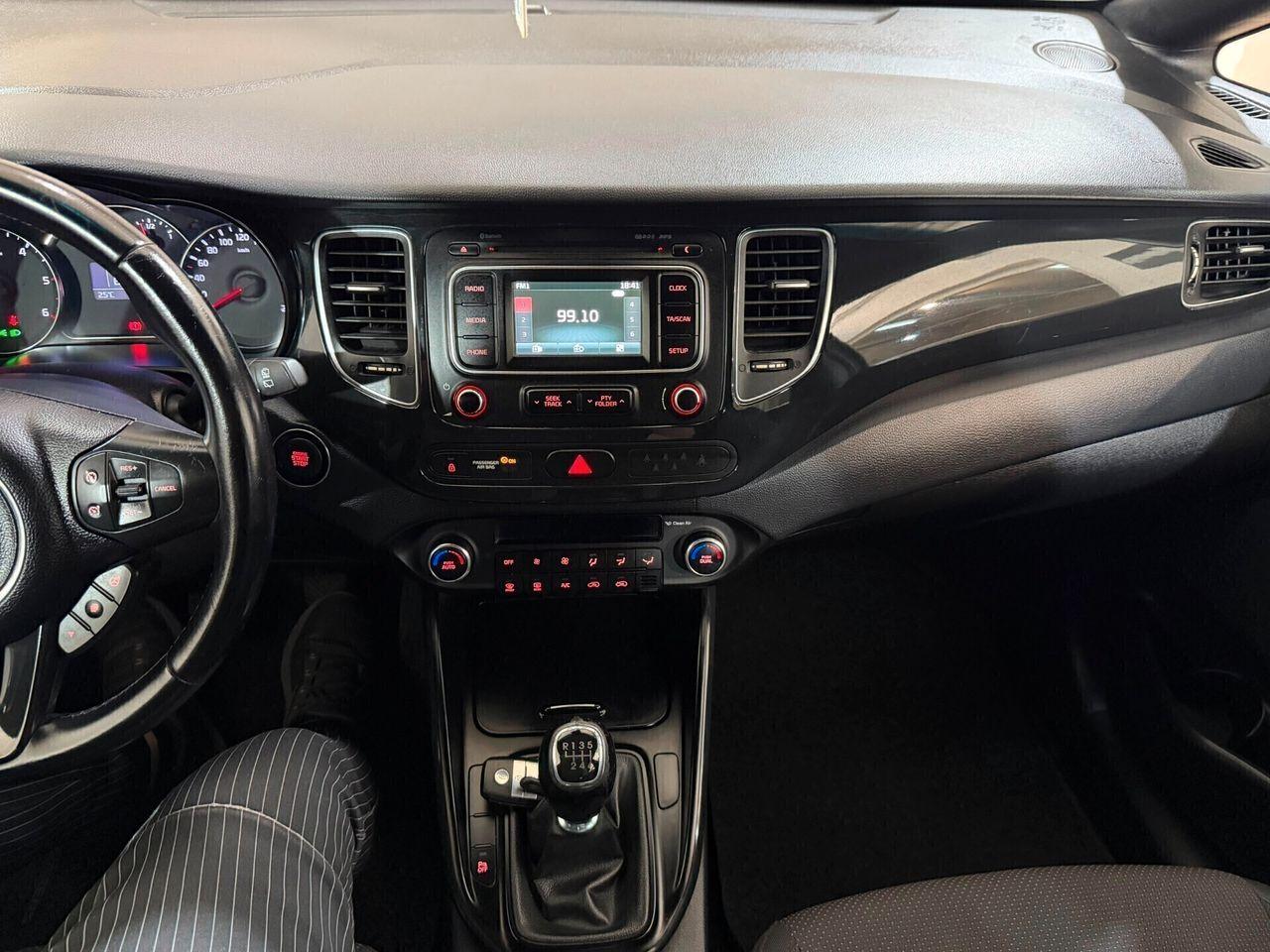 Kia Carens 2014 — photo 15