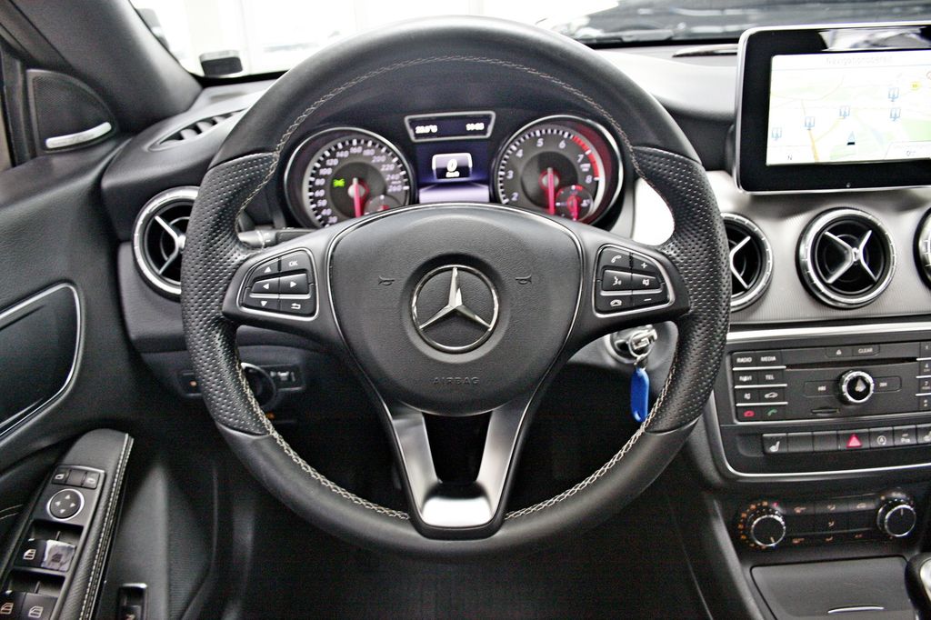 Mercedes-Benz CLA 180 Coupe KAMERA SCHECKH SOUND