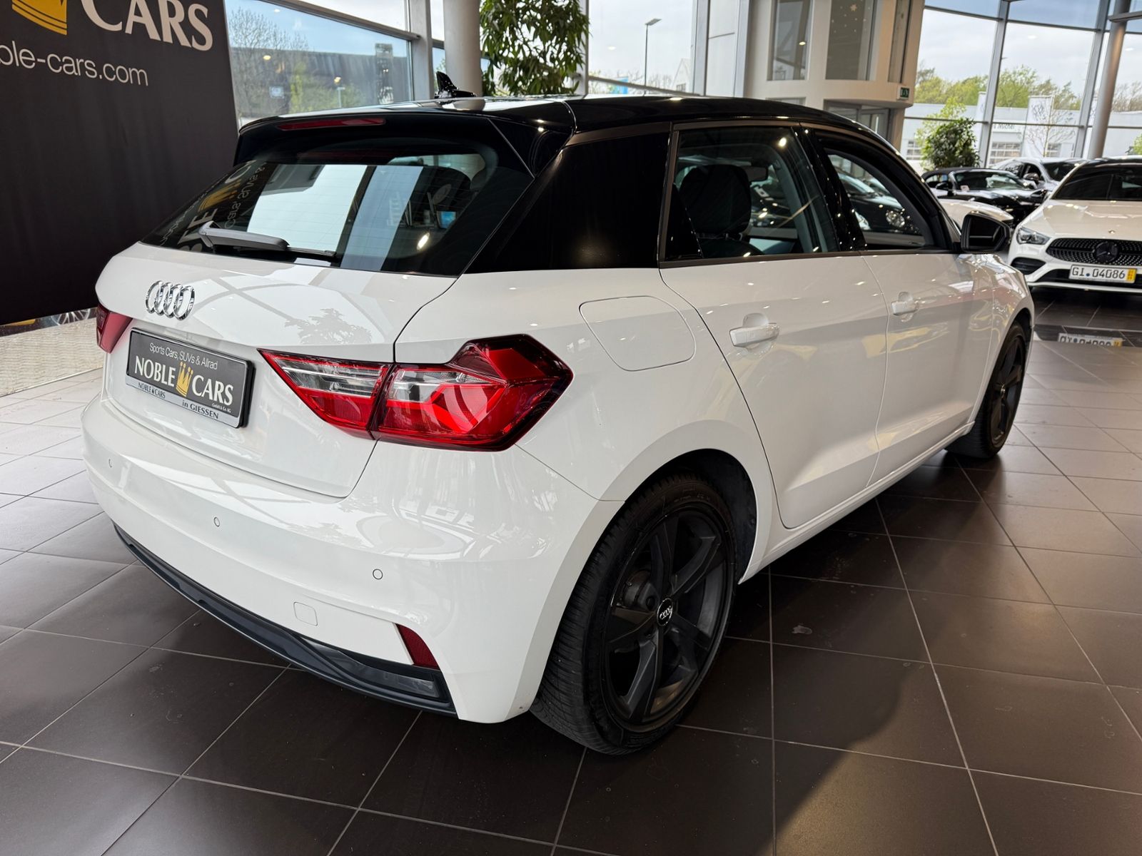 Fahrzeugabbildung Audi A1 Sportback 35 TFSI CARPLAY PDC SHZ