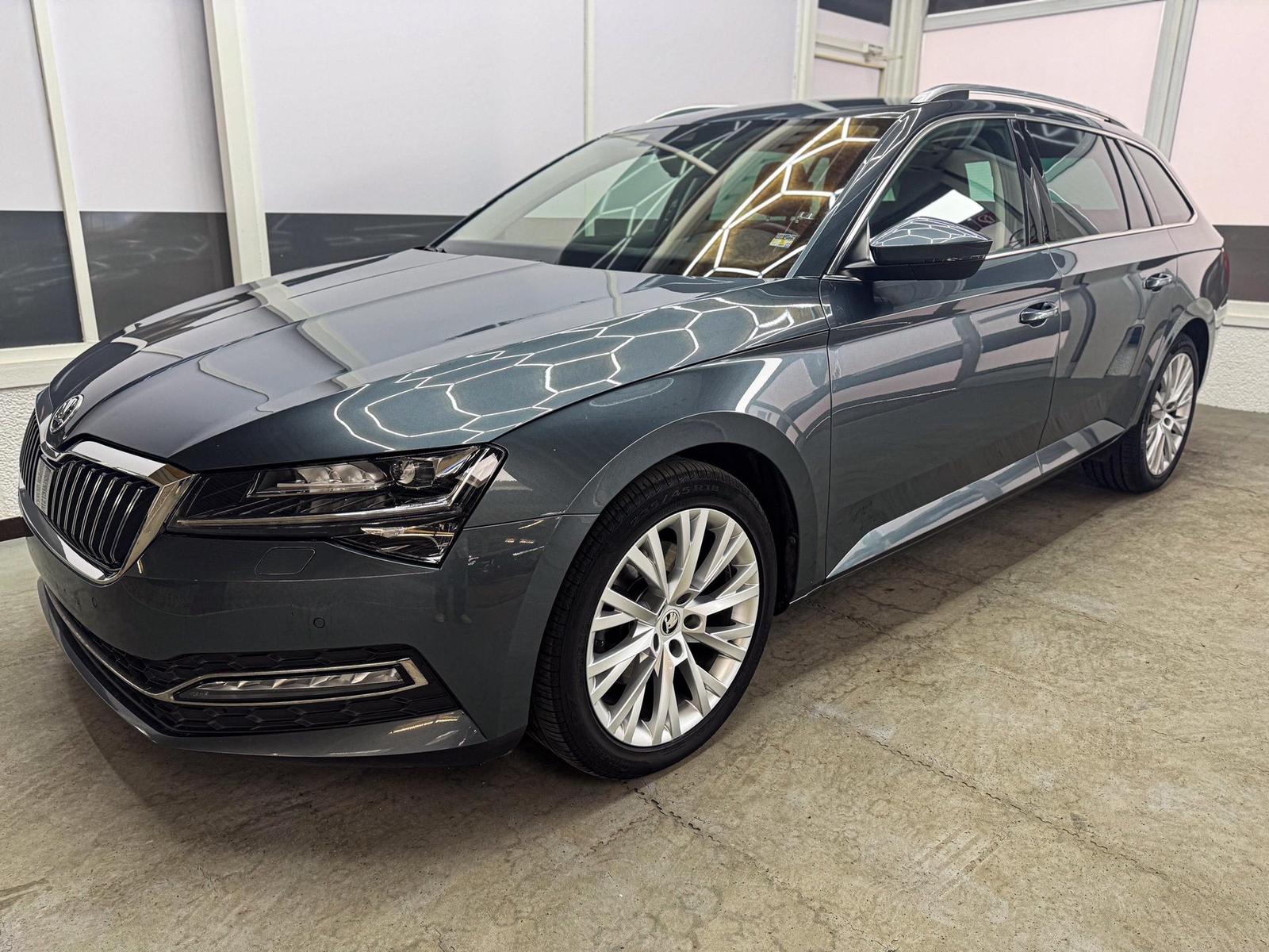 Skoda Superb Combi STYLE DSG NAVI SHZ LED 2.0 TDI D...