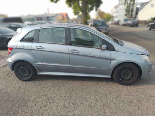 Mercedes-Benz B 150.Teilleder.S-Heizung.Klima.Euro4.Airbags OK