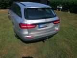 Mercedes-Benz E 220 d T Autom. - - Mercedes-Benz E 220 von privat