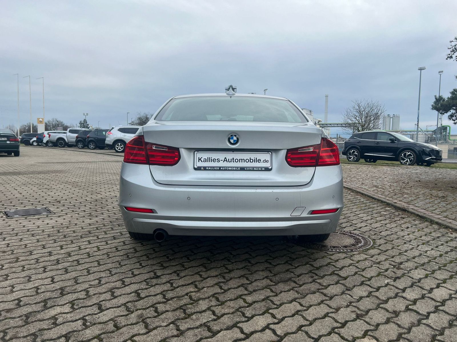 Fahrzeugabbildung BMW 316i Limousine 1.6 KLIMA+XENON+SHZ+NAVI+TÜV-NEU