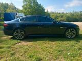 Jaguar XF P250 R-DYNAMIC SE Automatik R-DYNAMIC SE - Jaguar XF R mit Benzin-Antrieb