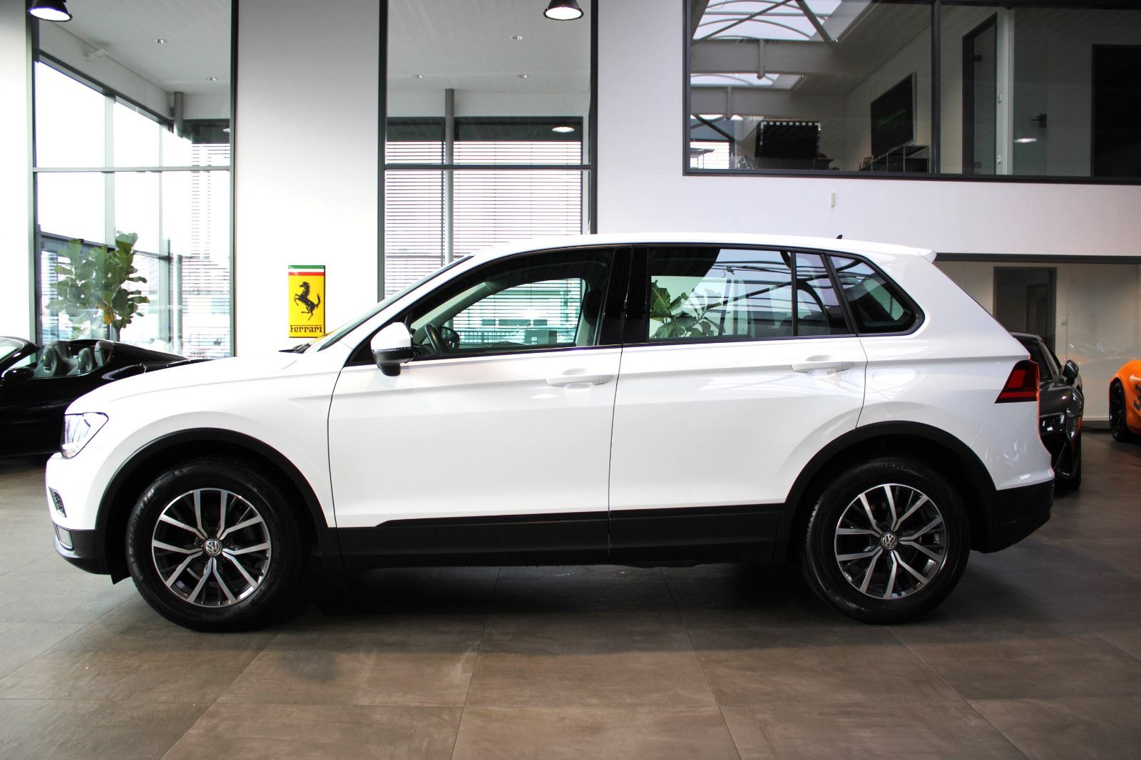 Volkswagen TIGUAN 1.5 TSI ACT + CARPLAY + 8-FACH + 1.HAND! foto 3