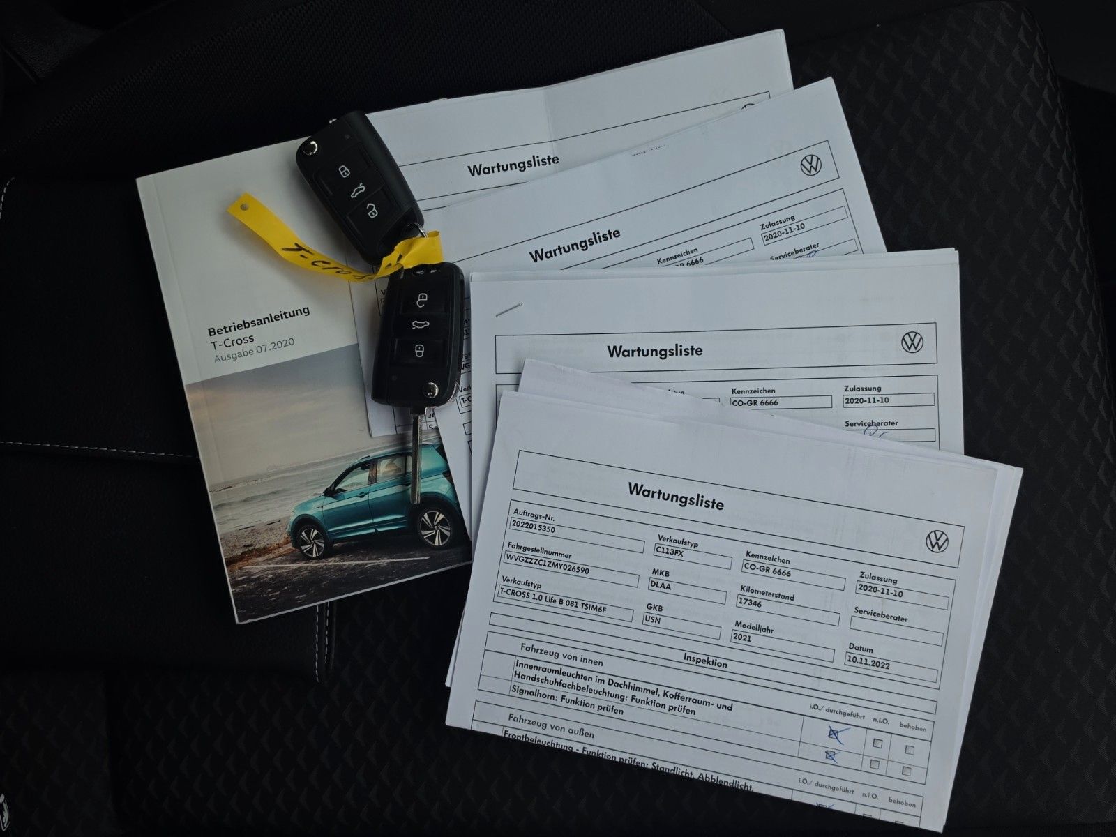 Fahrzeugabbildung Volkswagen T-Cross United NAVI SHZ PDC APP-CONNECT