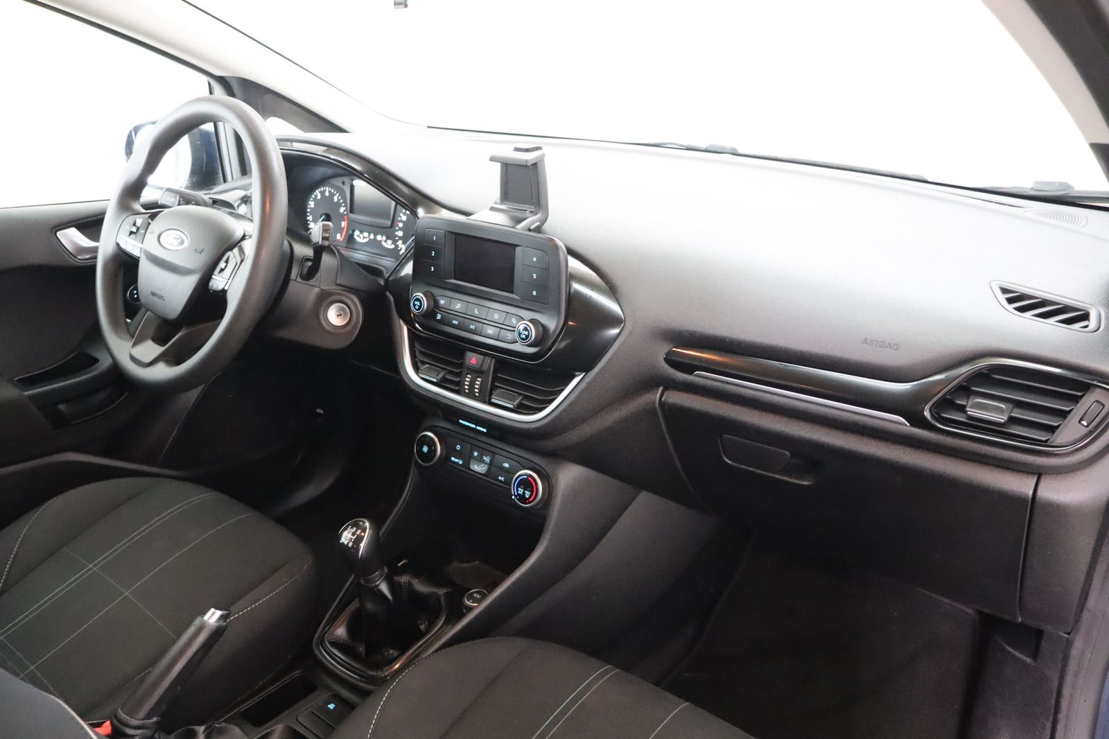 Fahrzeugabbildung Ford Fiesta 1.1 * Klima * Tempomat