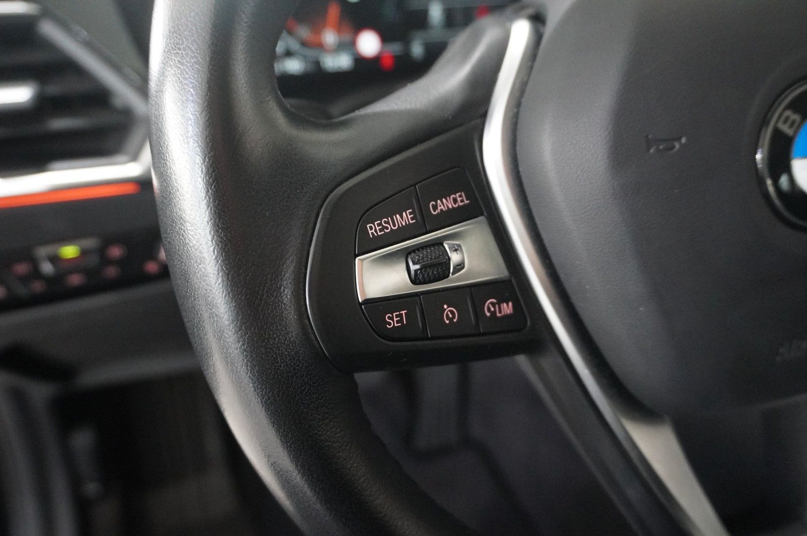 Fahrzeugabbildung BMW 330D TOURING X-DRIVE NAVI/LED/KAMERA/VIRT./SPORT