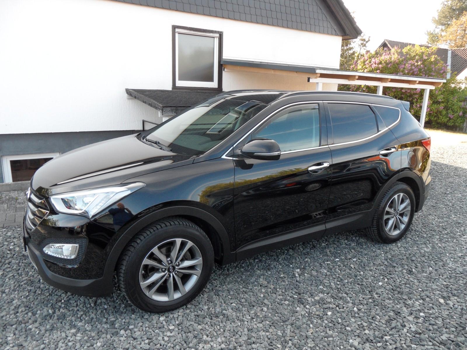 Hyundai Santa Fe 2,2 CRDI, 4WD, Automatic,erst 61.200 KM