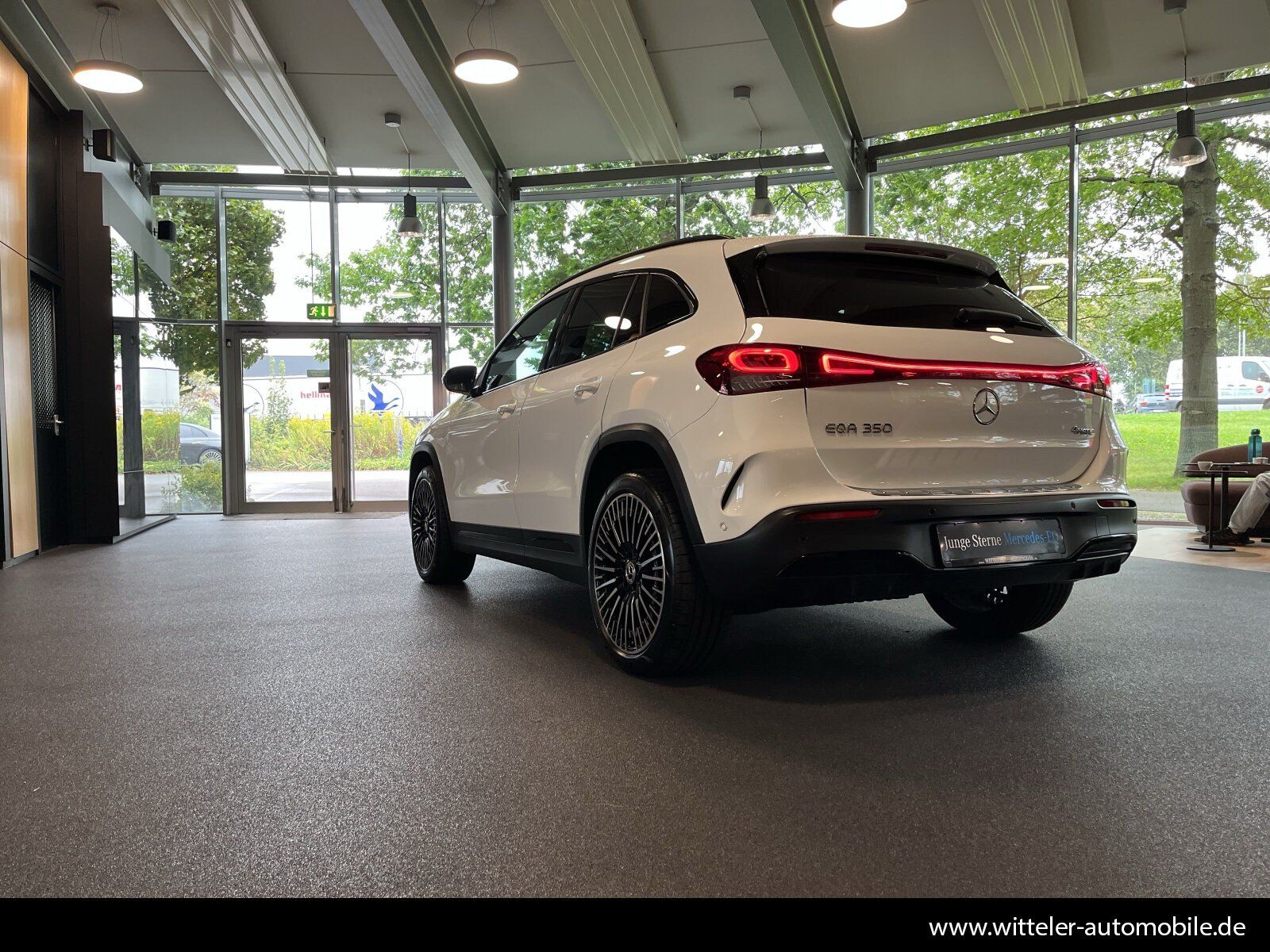 Mercedes-Benz EQA 350 4M AMG Line LED AHK PANO Night Burmester foto 12