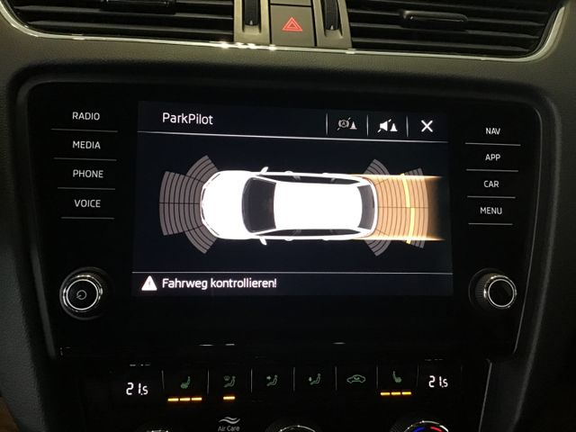 Fahrzeugabbildung Skoda Octavia RS 2.0 TSI Combi ACC/Pano/Navi/LED/SHZ