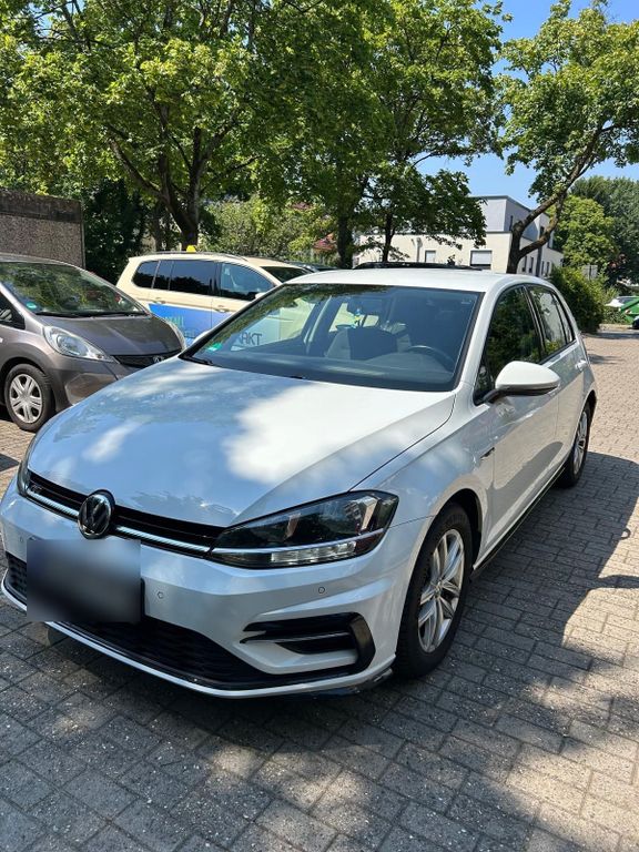 Image of Volkswagen Golf