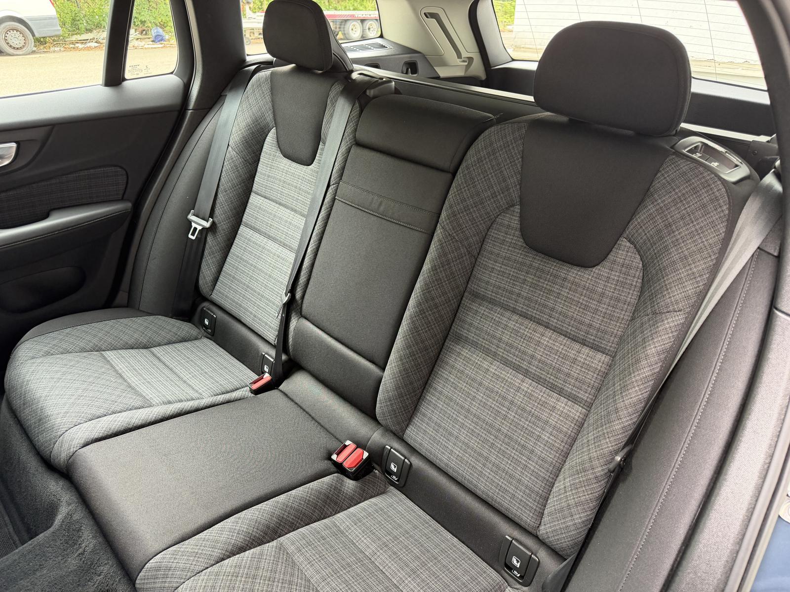 Volvo V60 Essential LED Virtual-Cockpit Rü-Kamera 