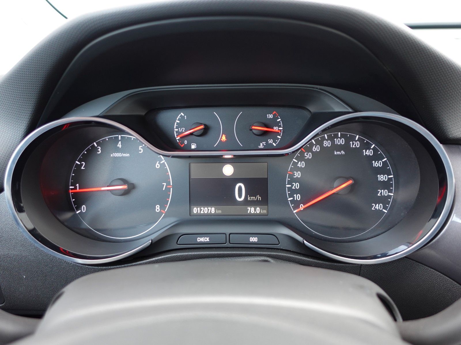 Fahrzeugabbildung Opel Crossland Elegance 1.2,Navi,AHK,Kamera,Allwetter