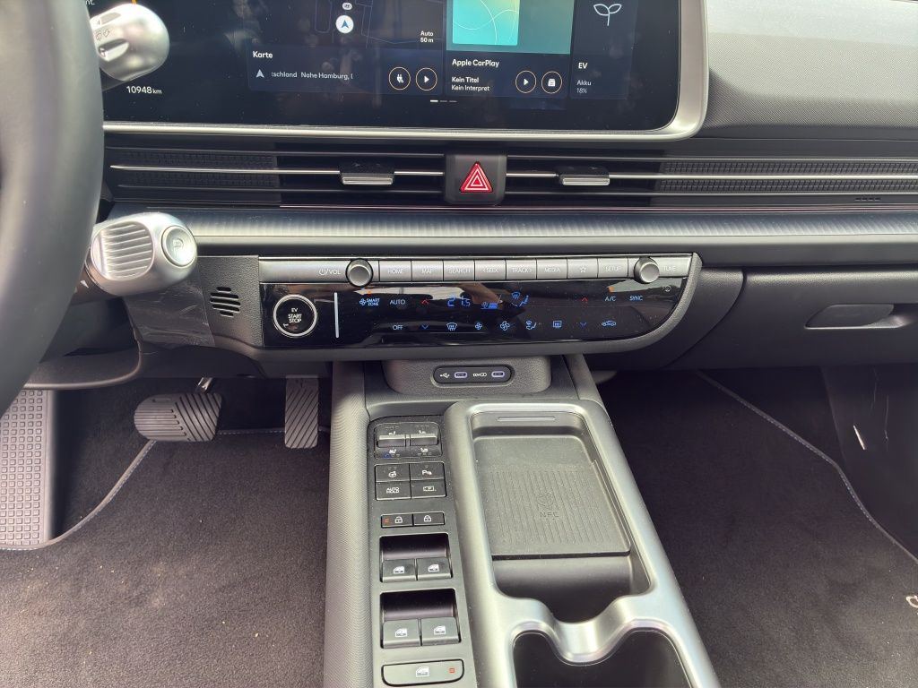 Fahrzeugabbildung Hyundai IONIQ 6 EV FL UNIQ Glas-Schiebedach 20-Zoll-LM