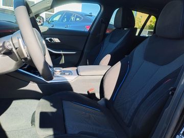 BMW 330e xDrive Touring M Sportpaket Head-Up HiFi
