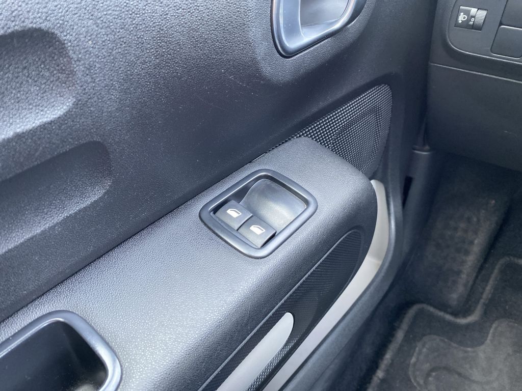 Fahrzeugabbildung Citroën C3 PT 83 S&S C-SERIES *Klimaautomatik*PDC hinten