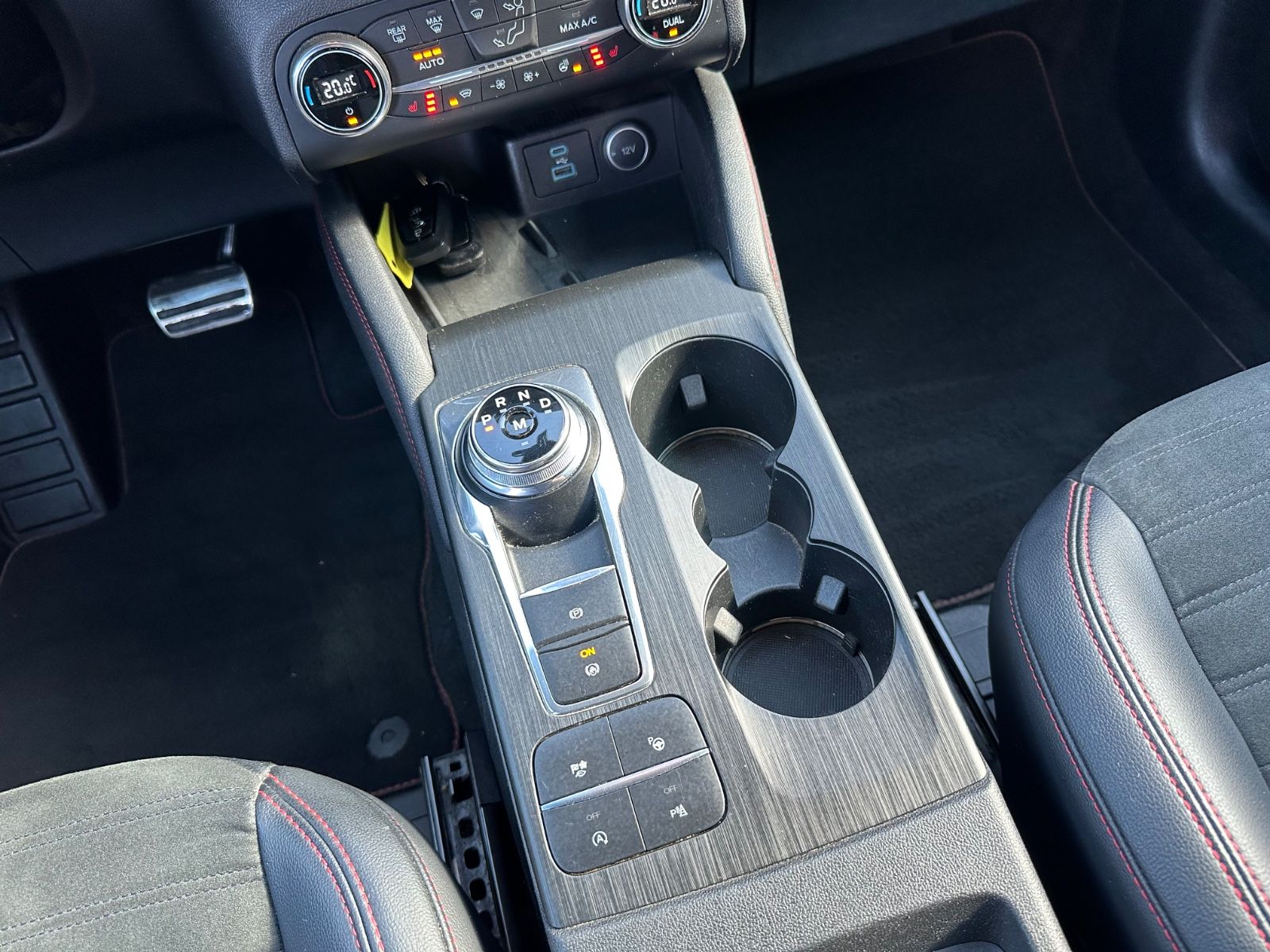 Fahrzeugabbildung Ford Kuga 2.0 EB ST-Line X 4x4/AHK/LED/B&O/HUD