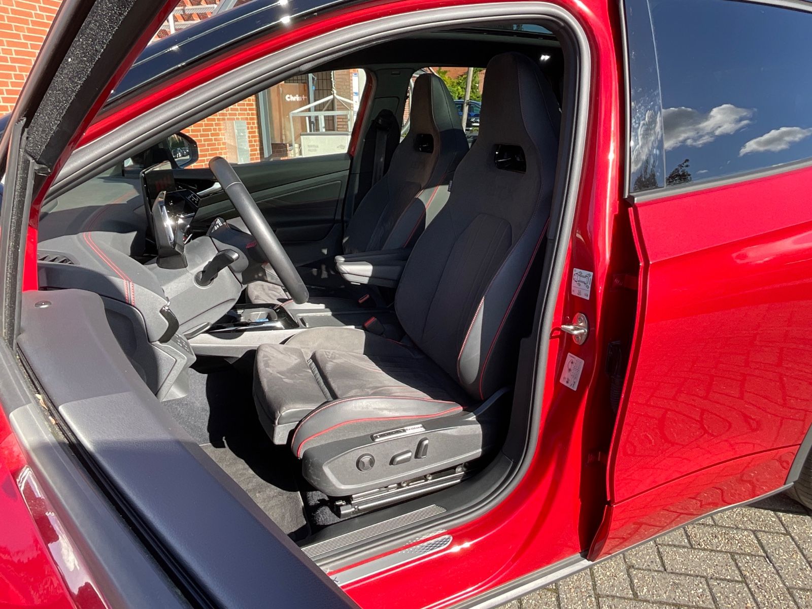 Fahrzeugabbildung Volkswagen ID.4 GTX 82 kWh 4M,Panorama,AHK,Navi,Kamera