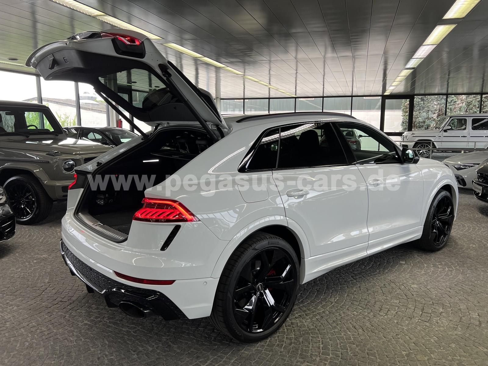 AUDI RSQ8 - 7