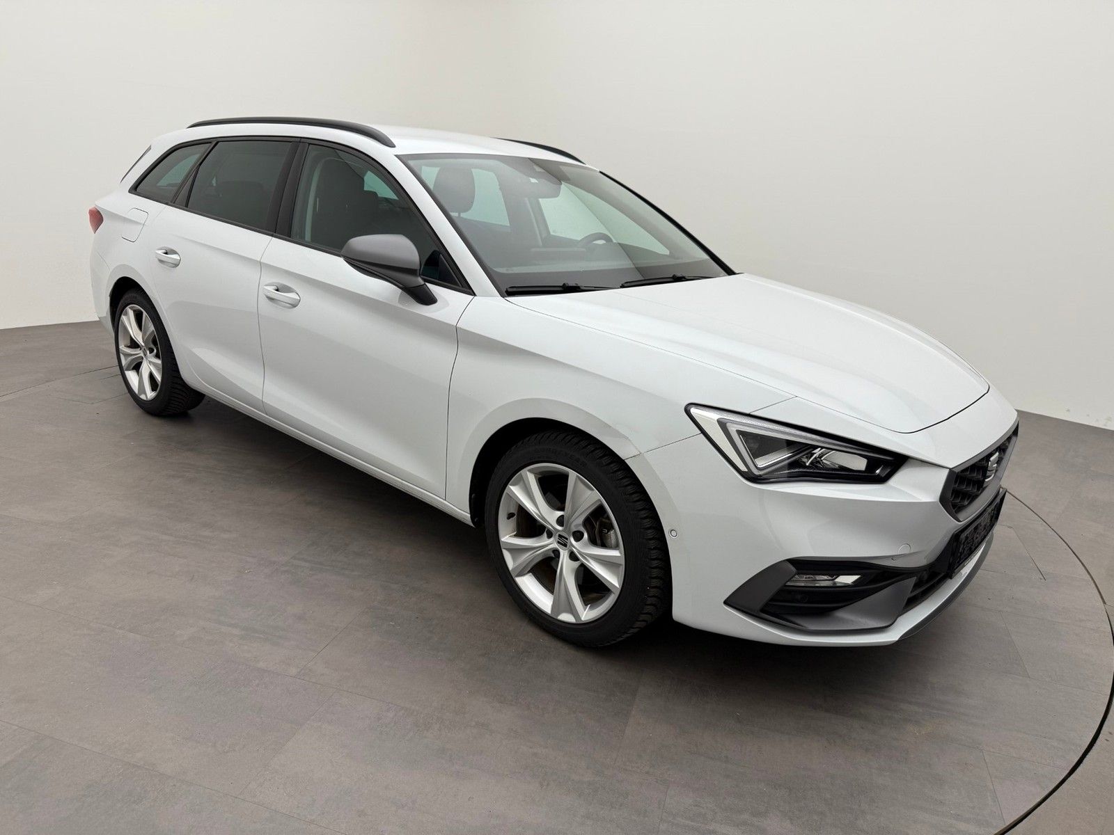 Seat Leon Sportstourer 2.0 TDI DSG FR VisionXL Navi imagem 2