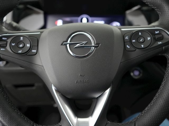 Grandland GSe PHEV 4X4 AT+NAVI+RÜCKFAHRKAMERA+SI