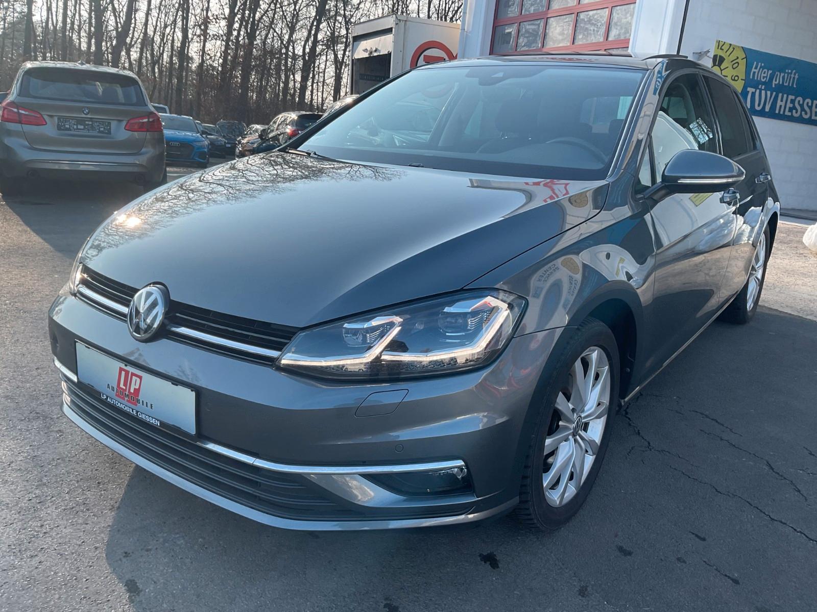 Volkswagen Golf VII 1.5 TSI  Highline LED Navi ACC PDC SHZ