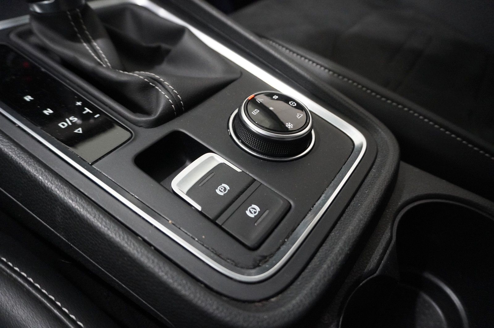 Fahrzeugabbildung SEAT Ateca 2.0 TDI 4DRIVE STYLE NAVI/LED/SH/SPORT/AHK