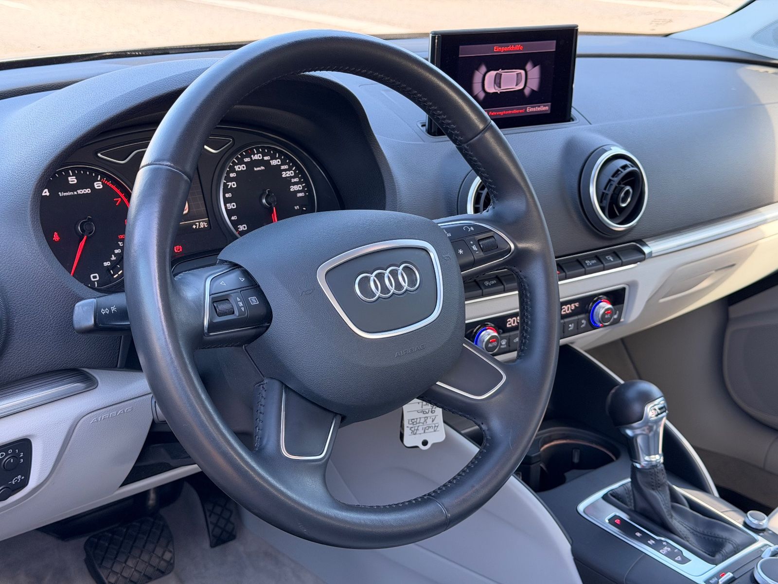 Audi A3Limousine*Sitzheiz*Parkass.*BT*Teilleder*