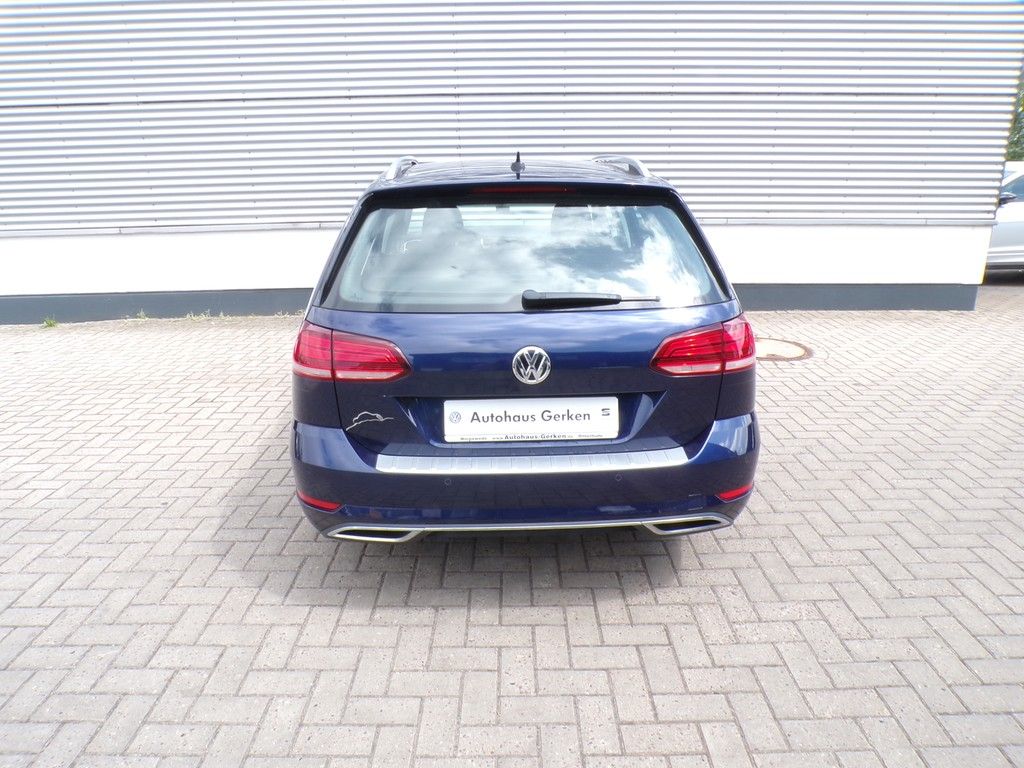 Fahrzeugabbildung Volkswagen Golf VII Variant 1.5 TSI Highline BlueMotion