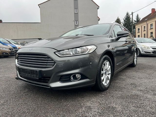 Ford Mondeo TURNIER TITANIUM SPURHALTE + PDC + NAVI