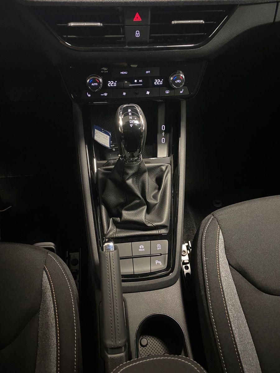 Fahrzeugabbildung SKODA Kamiq 1.5 TSI DSG Selection+SITZHEIZUNG+KAMERA++