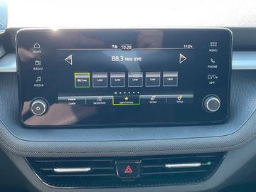 Skoda Fabia IV 1.0 MPI Tour *2xPDC*Bi-LED*CAM*SHZ*TEL*