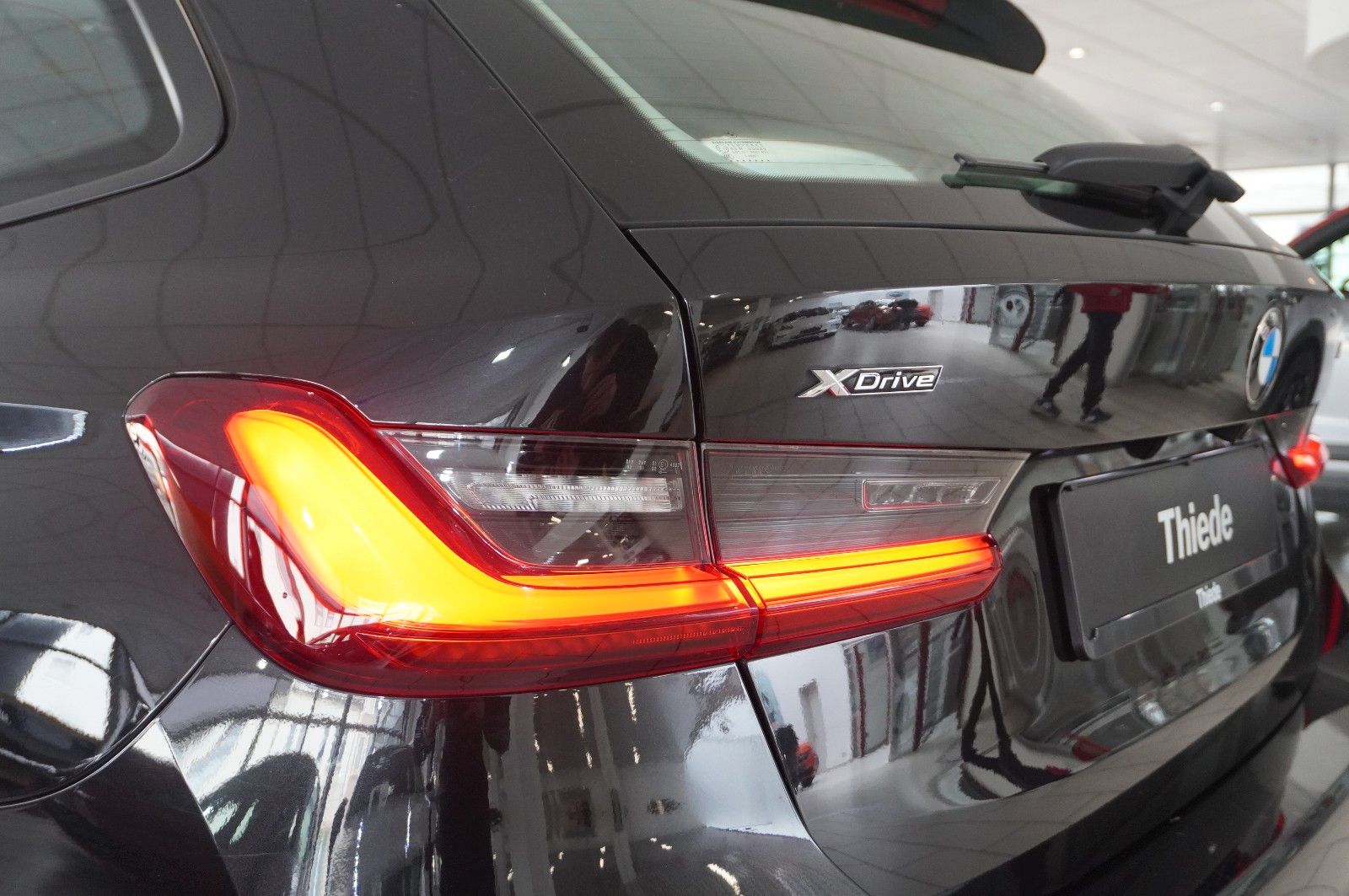Fahrzeugabbildung BMW 330D TOURING X-DRIVE NAVI/LED/KAMERA/VIRT./SPORT