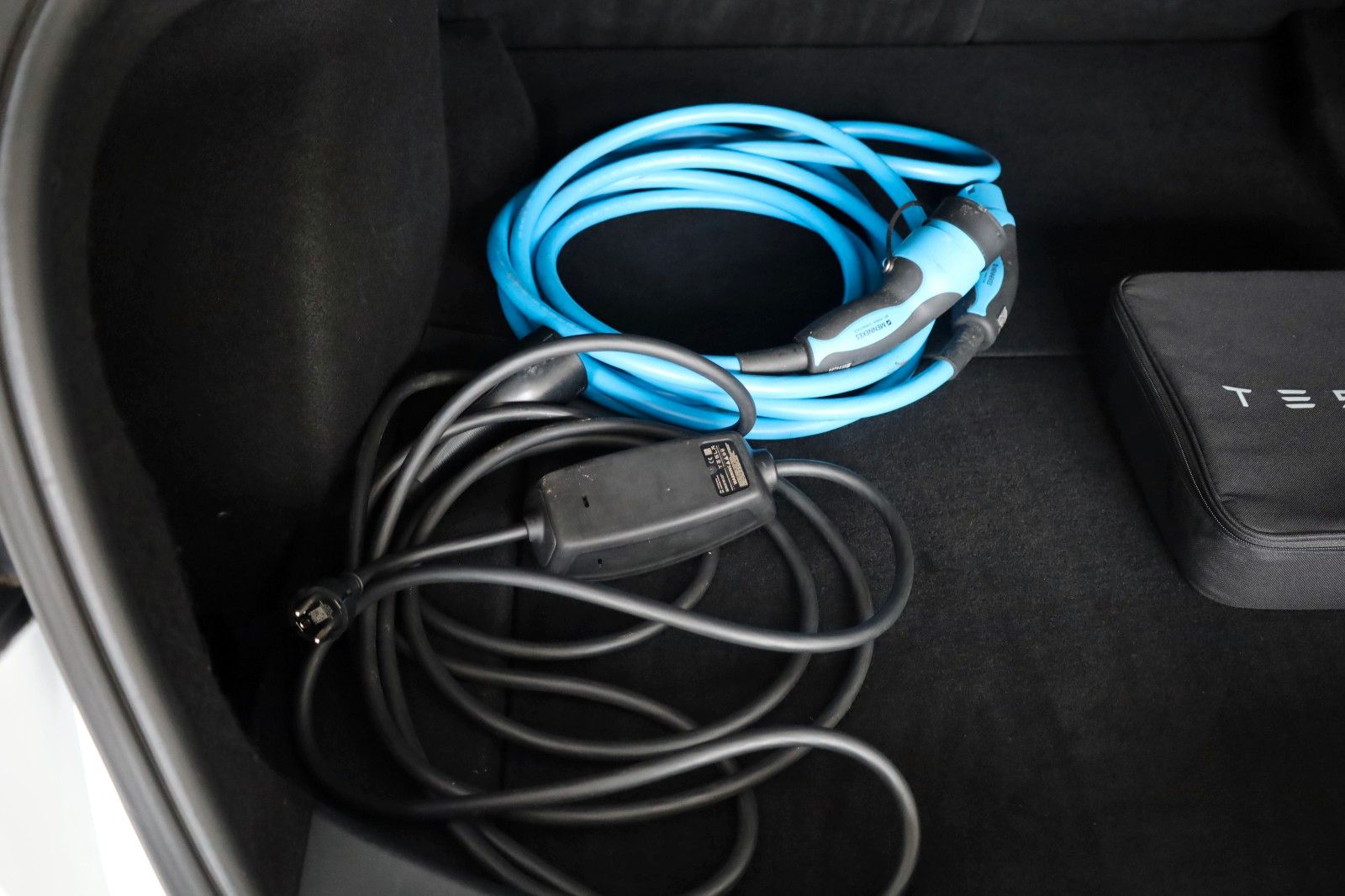 Fahrzeugabbildung Tesla Model 3 Long Range Dual AWD,ACC,360Kam.,Panorama