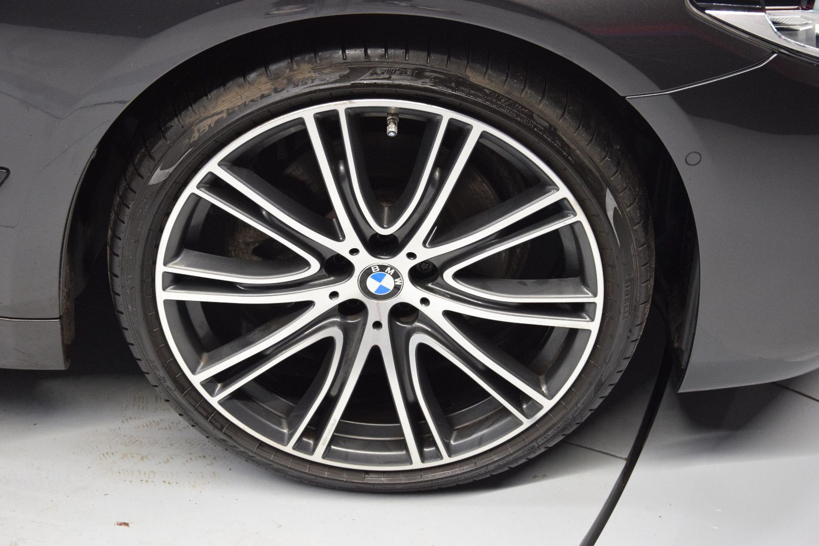 Fahrzeugabbildung BMW 520 d xDrive M Sport Leder Panorama H&K 360°