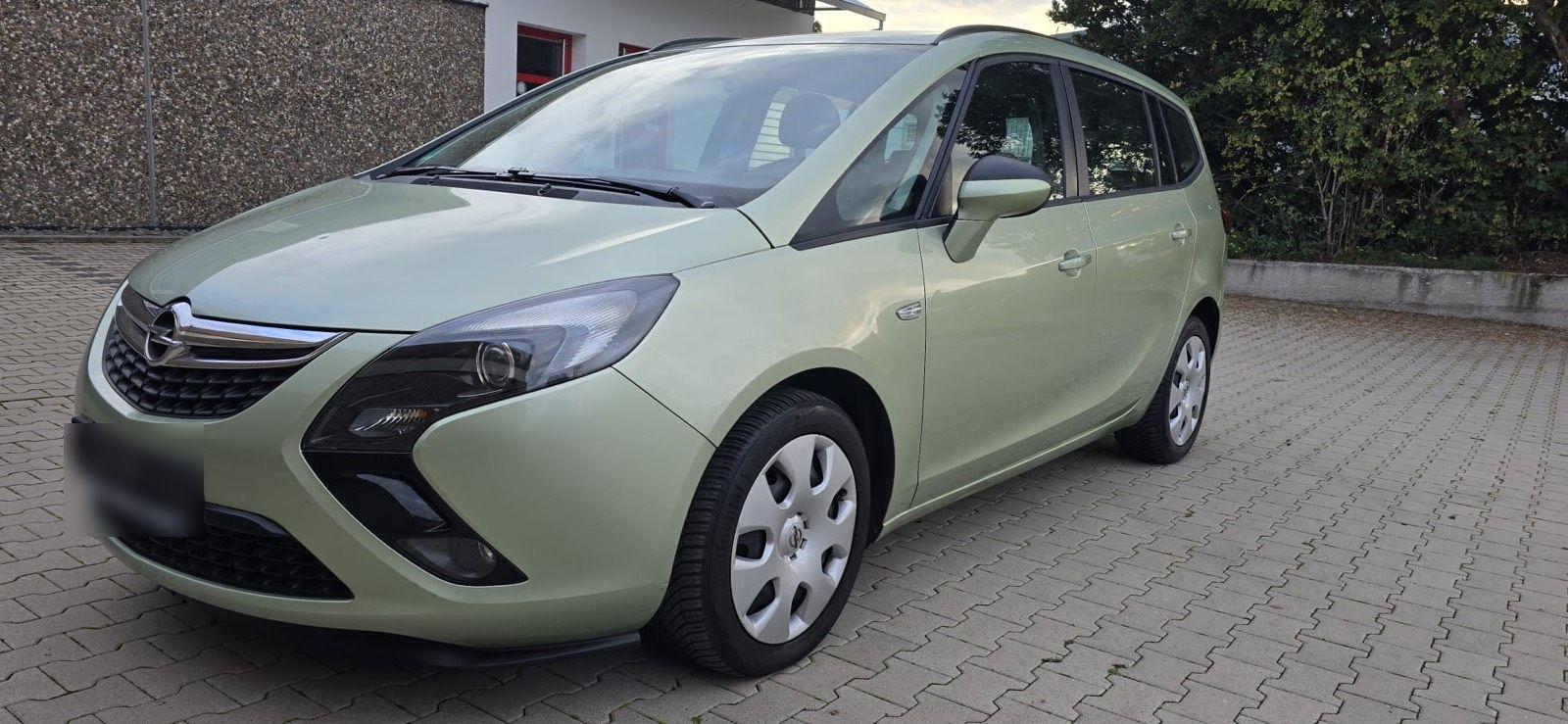 Opel Zafira 2012 — photo 13