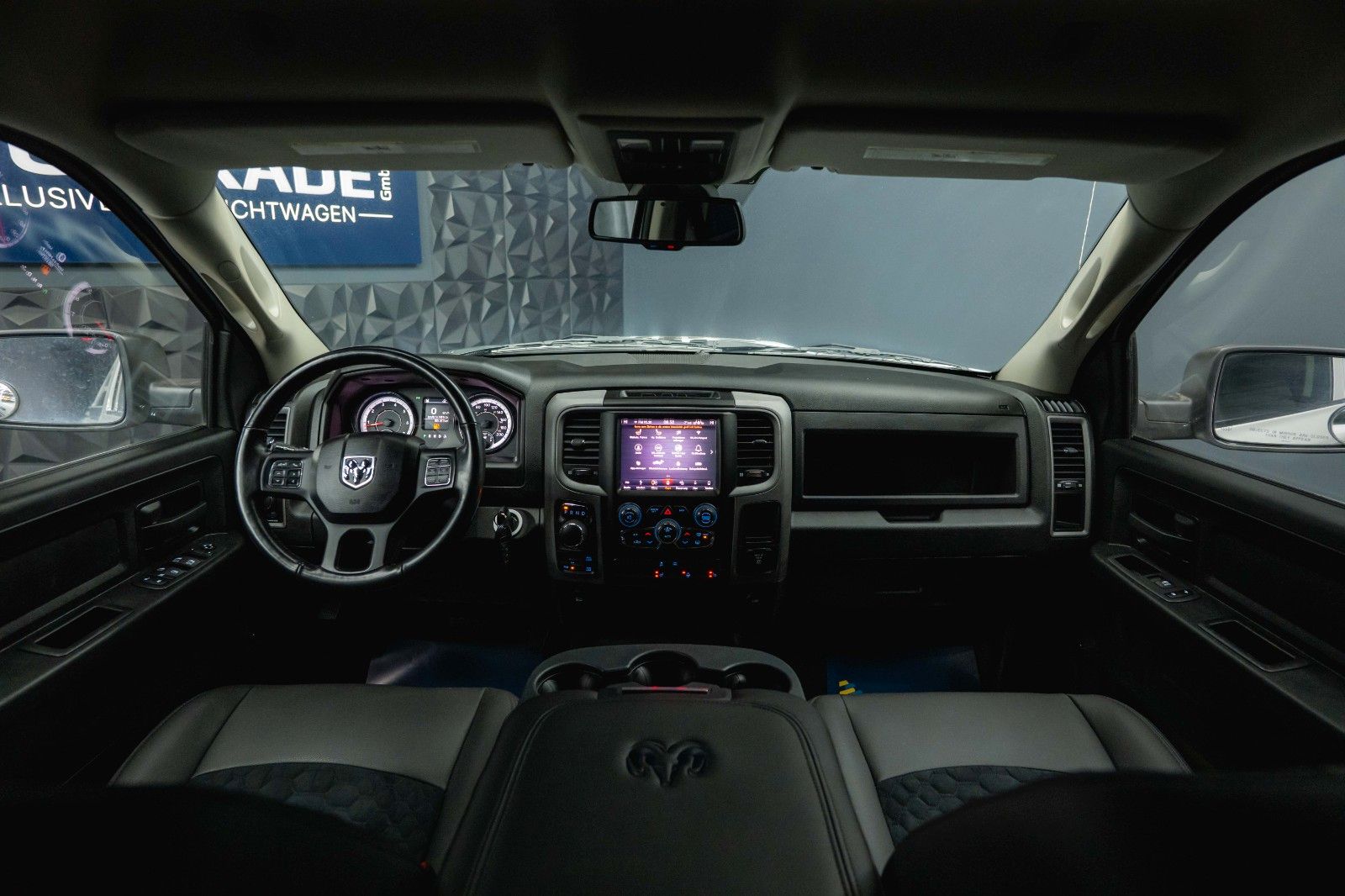 Fahrzeugabbildung Dodge RAM 5.7 V8 HEMI 4x4 OFFROAD Night-Paket *LED*AHK