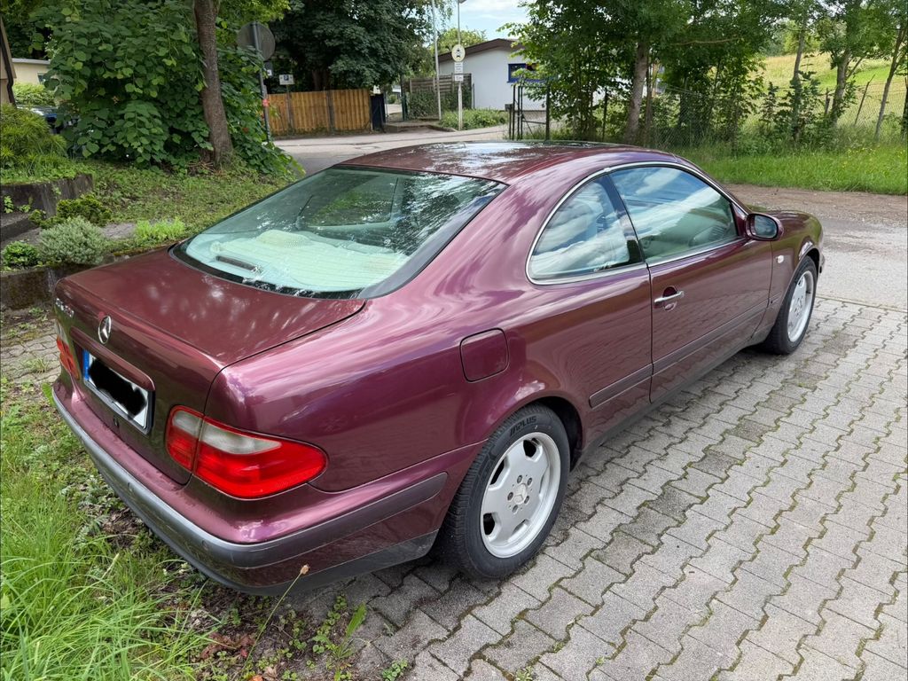 Mercedes-Benz CLK 320