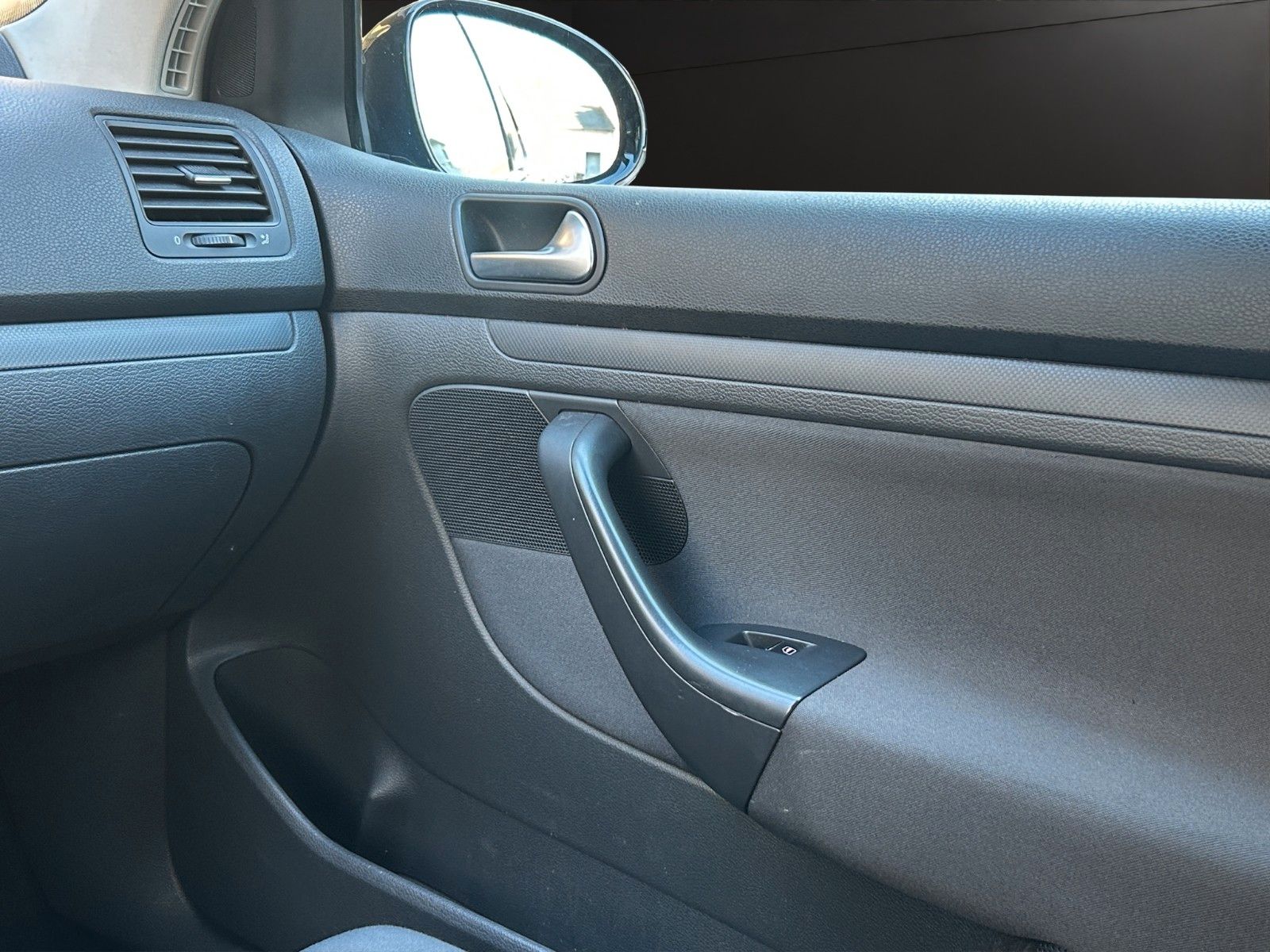 Fahrzeugabbildung Volkswagen Golf V Lim. Edition Klima/TÜV NEU/