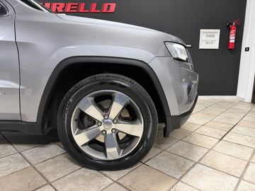 Jeep Grand Cherokee - 11
