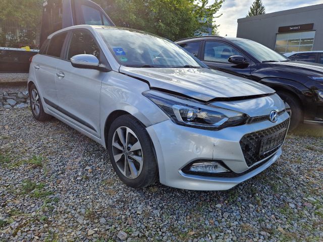 Hyundai i20 1.2 YES! Plus Navi SD Alu Frontschaden