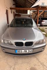 BMW E46 320i Automatik 8 Fach bereift - BMW 320 aus 2004: Kombi, 320i