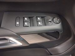 C5 Aircross Hybrid 145 ë-DCS6 MAX C5 Aircross Hybrid 145 ë-DCS6 MAX