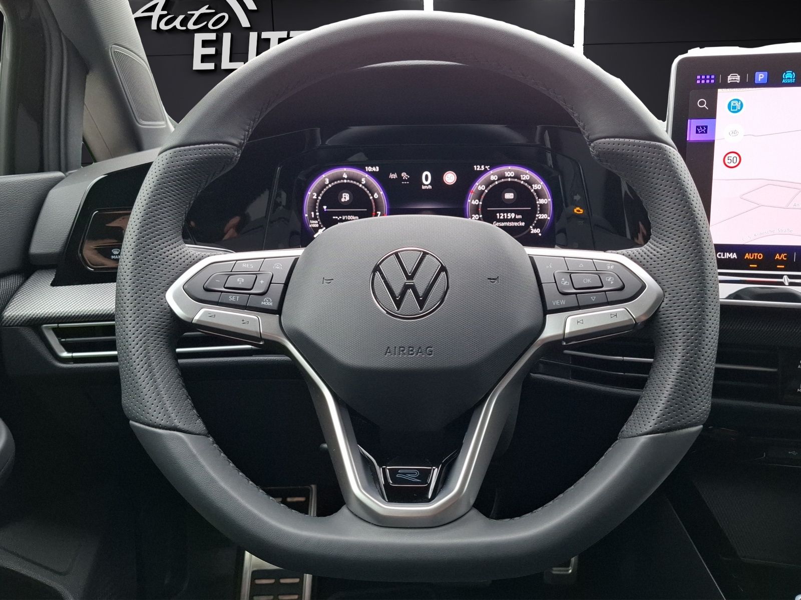 Fahrzeugabbildung Volkswagen Golf VIII Variant eTSI R-Line DSG LED Navi AID A